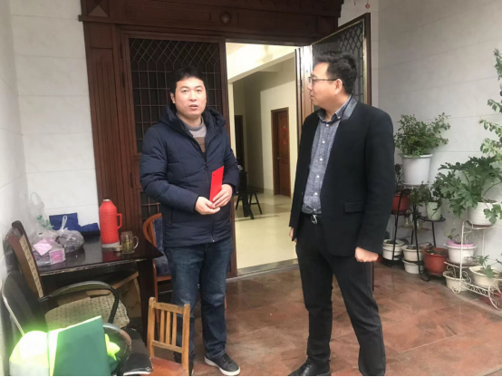 横扇街道红十字会走访慰问成功捐献造血干细胞志愿者.png