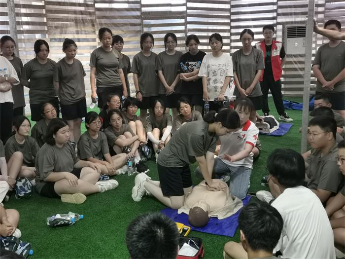 5、广覆盖 栖霞红会持续推动青少年救护培训普及行动1.jpg