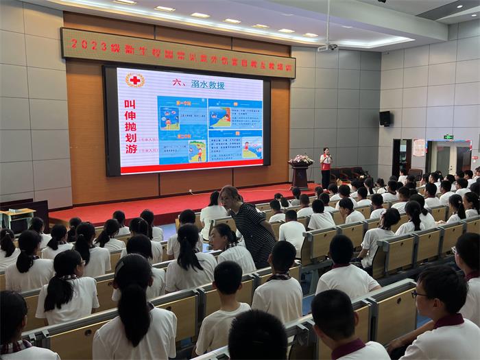 5、广覆盖 栖霞红会持续推动青少年救护培训普及行动2.jpg