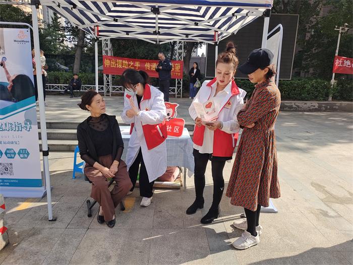 2、无偿献血知识广场宣传活动(1).jpg