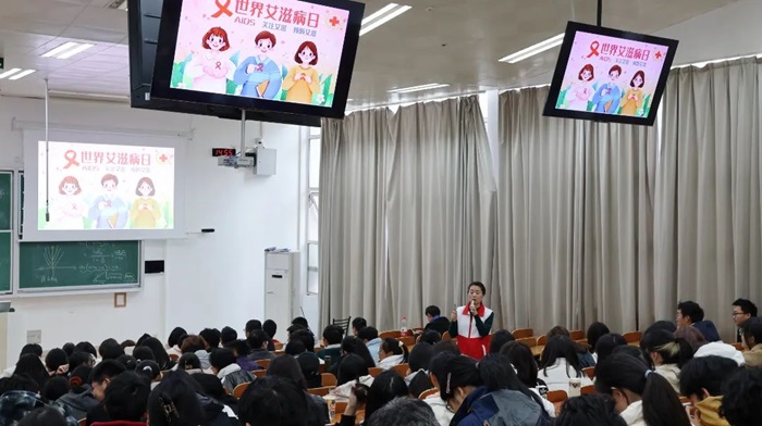 合集防艾栖霞区各街道开展“世界艾滋病日”主题活动 (1).jpg