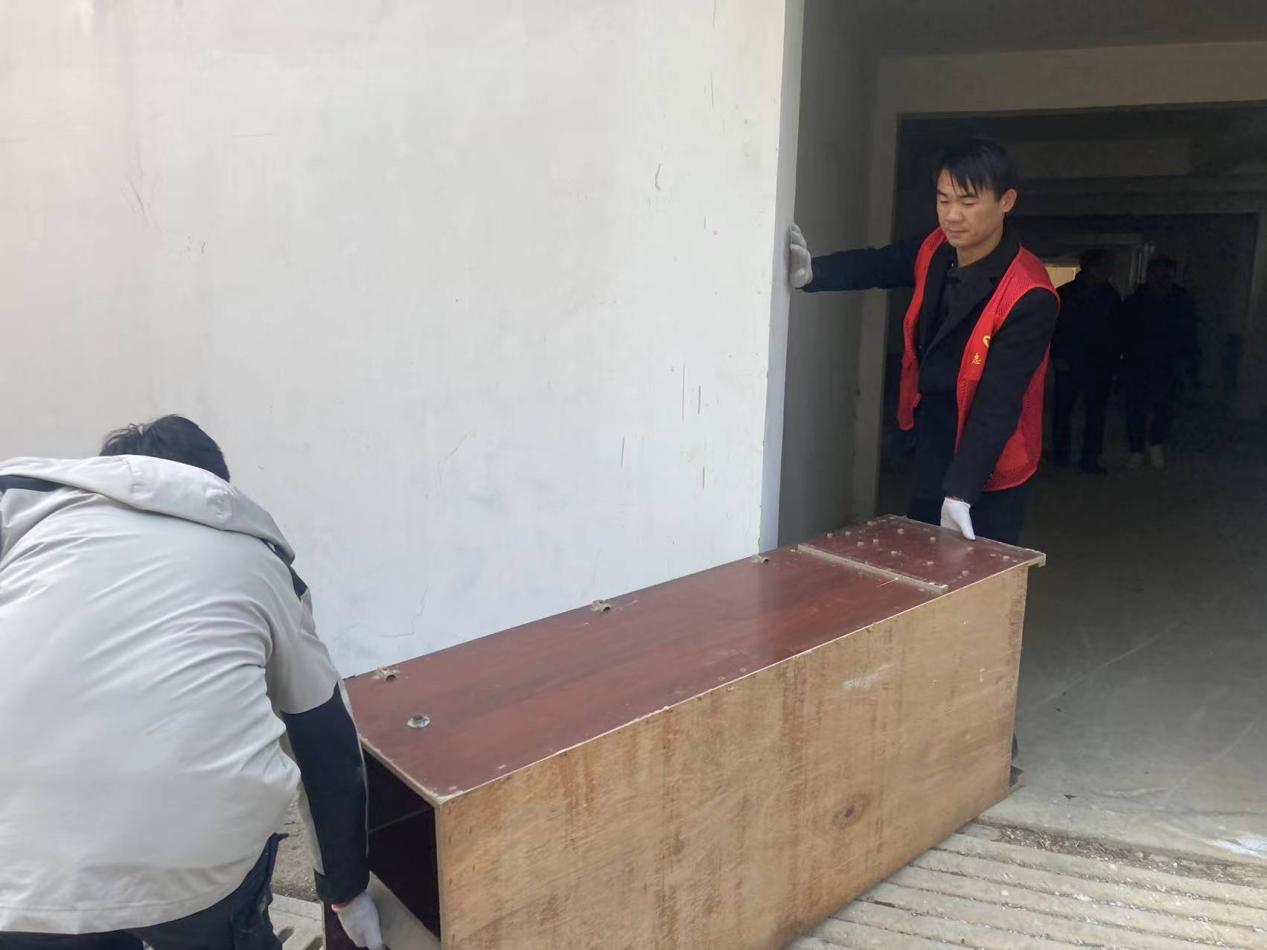 浦口区老山林场开展志愿服务活动.jpg