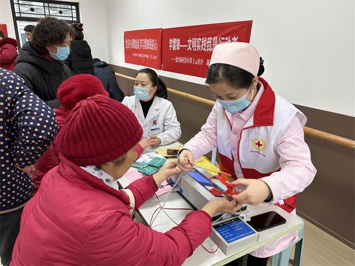 学雷锋精神 展志愿风采 (2).jpg