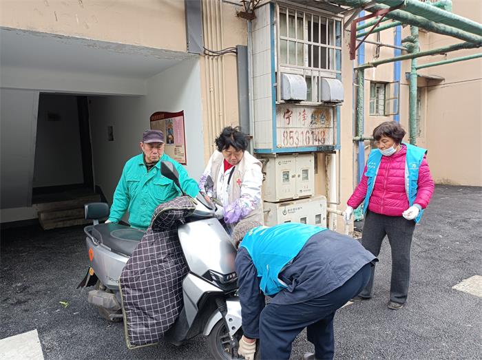 学习雷锋精神 争当文明先锋 (2).jpg