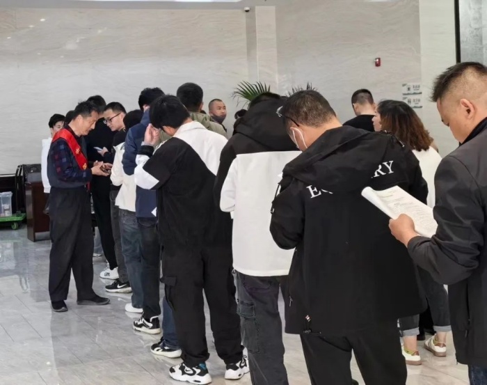 洪蓝掀起无偿献血热潮，603人成功献血188140毫升2_副本.jpg