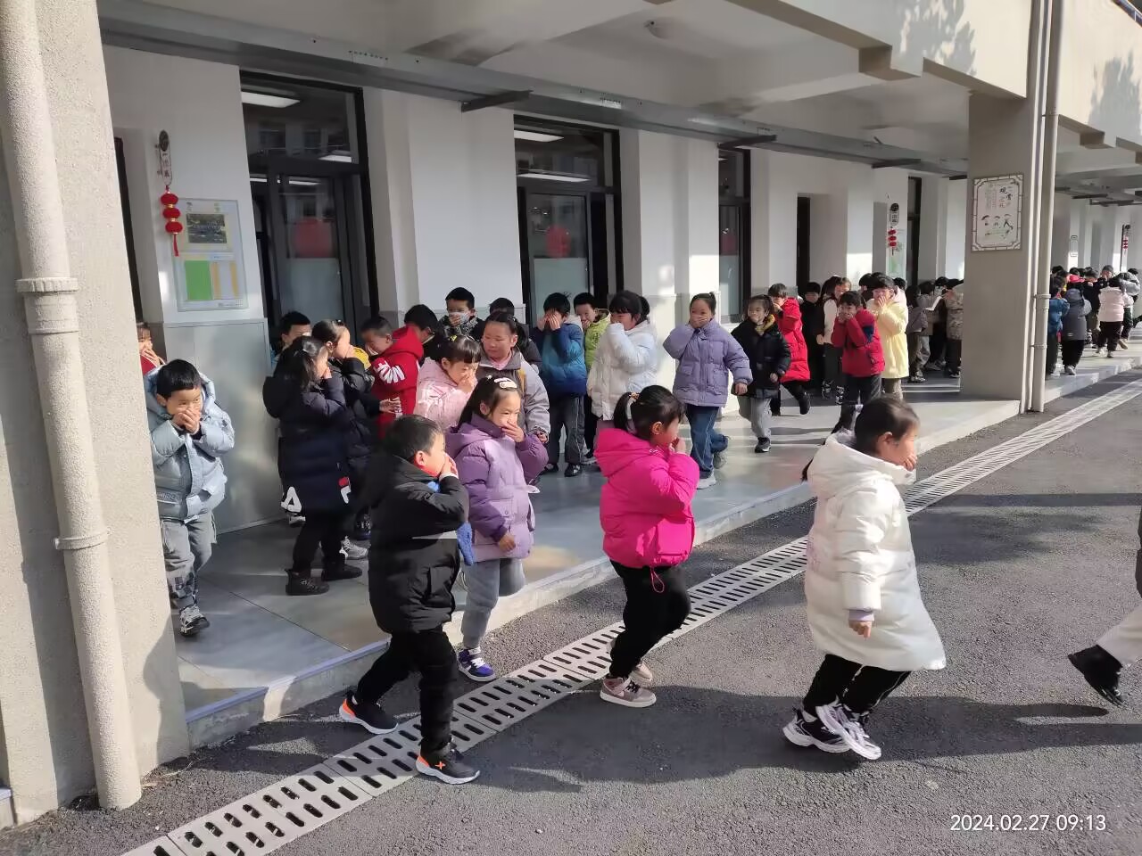 火灾逃生演练2.jpg