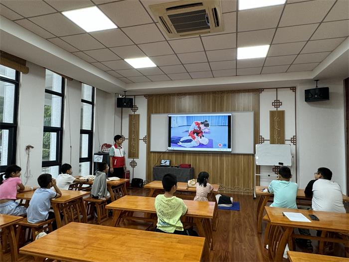 9、应急救护普及培训从抓起.jpg
