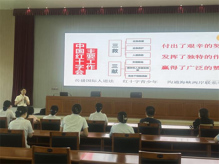 政务中心变身急救课堂6.jpg