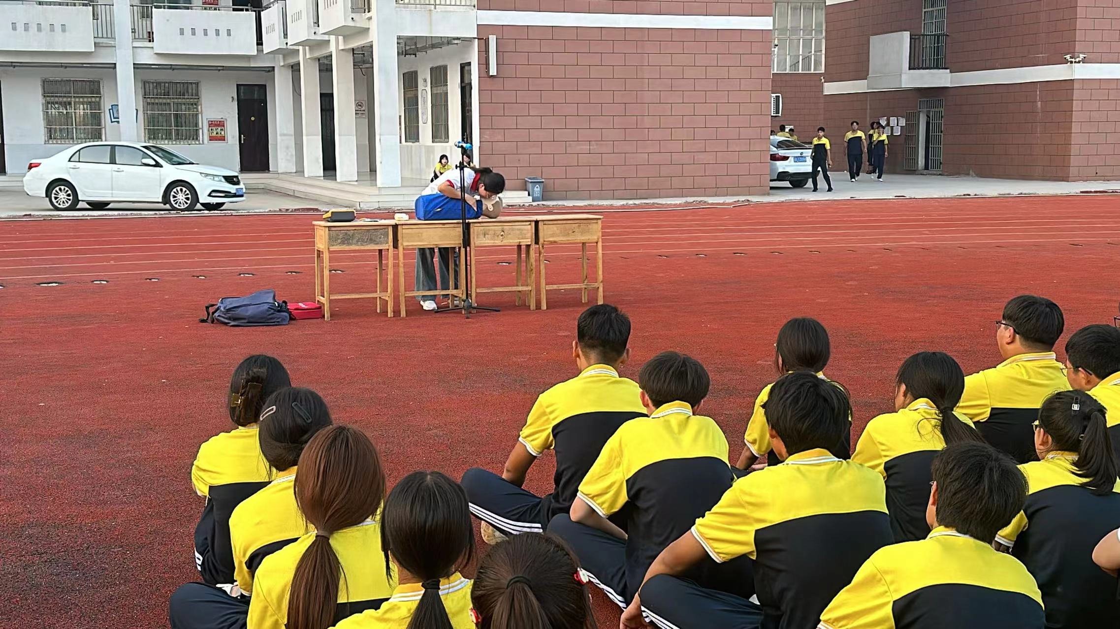 体育中学1.jpg
