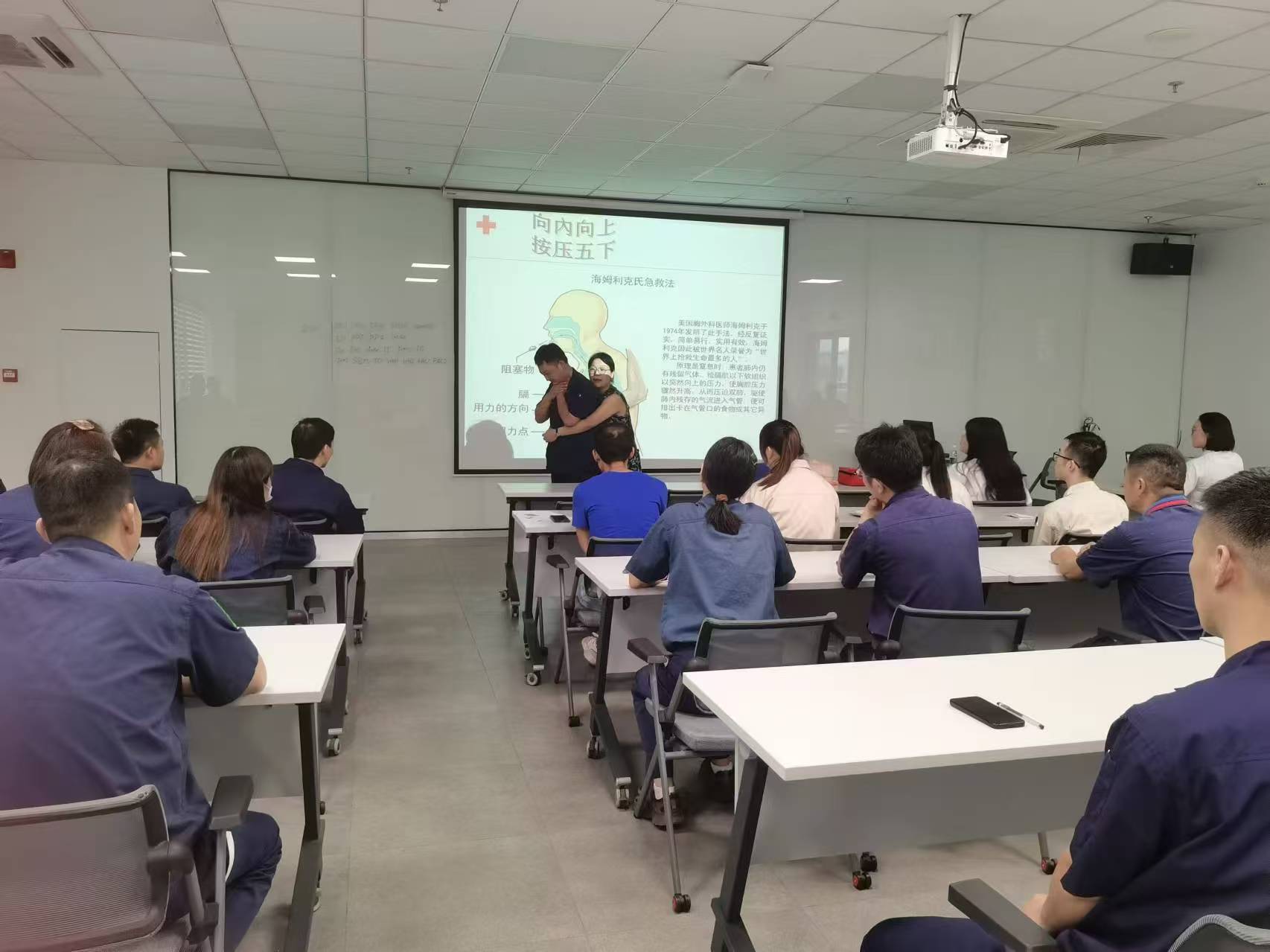 41caa70b1c50f740b44cca470ffbfb2.jpg